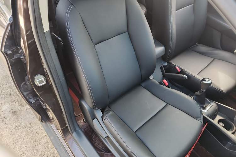 Used Dongfeng Aeolus AX3 2016 1.5L Manual ZhiKu Model Right Front Seat