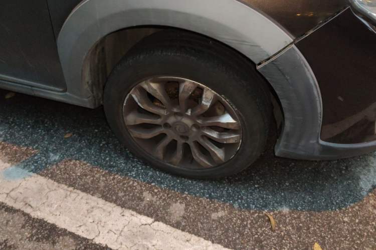 Used Dongfeng Aeolus AX3 2016 1.5L Manual ZhiKu Model Right Front Wheel Hub