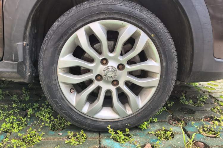 Used Dongfeng Aeolus AX3 2016 1.5L Manual ZhiKu Model Right Front Wheel Hub