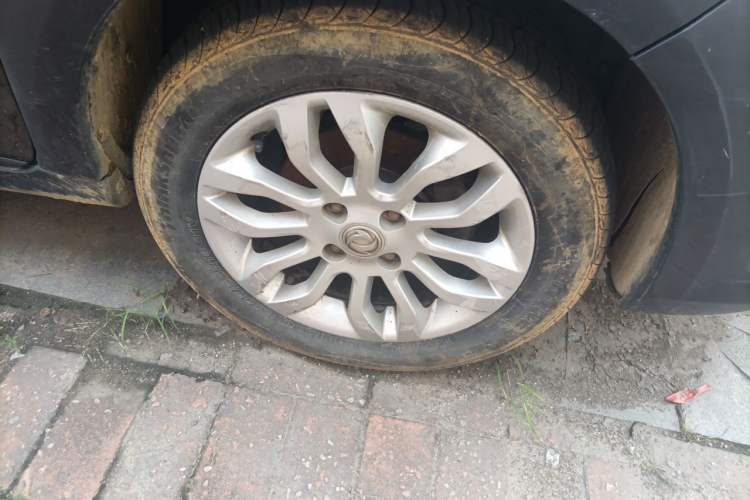 Used Dongfeng Aeolus AX3 2016 1.5L Manual Shangkue Model Right Front Wheel Hub