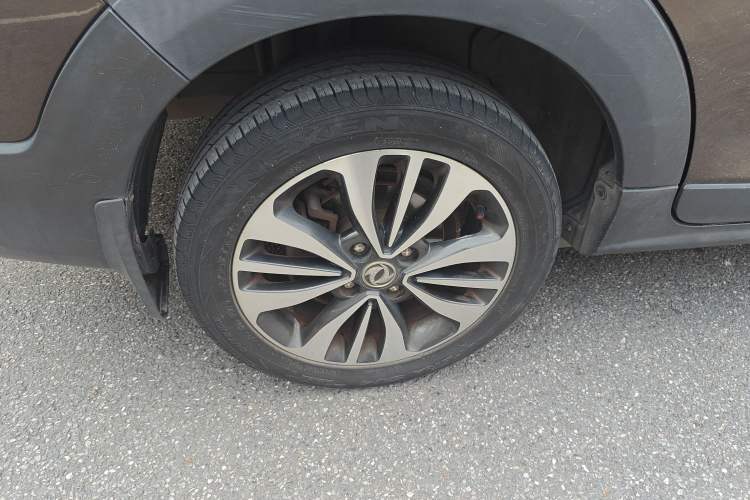 Used Dongfeng Aeolus AX3 2016 1.5L Automatic ZhiKu Model Right Rear Wheel Hub