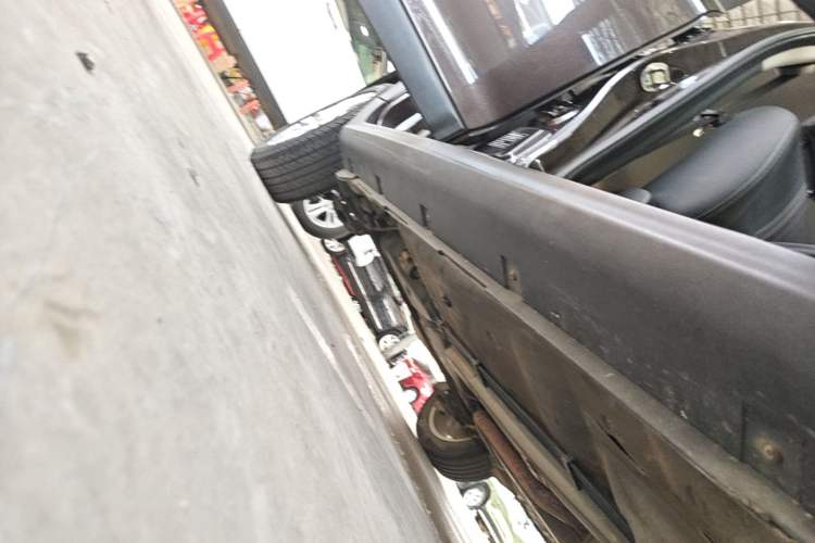 Used Dongfeng Aeolus AX3 2016 1.5L Manual Shangkue Model Right Side Sill