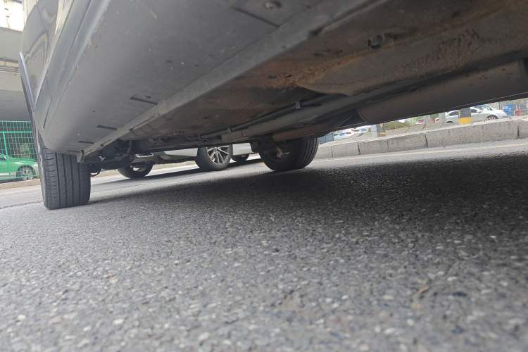 Used Dongfeng Aeolus AX3 2016 1.5L Automatic ZhiKu Model Right Side Sill