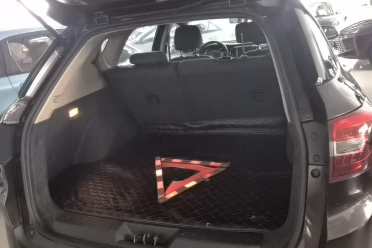 Used Dongfeng Aeolus AX3 2016 1.5L Automatic ZhiKu Model Trunk