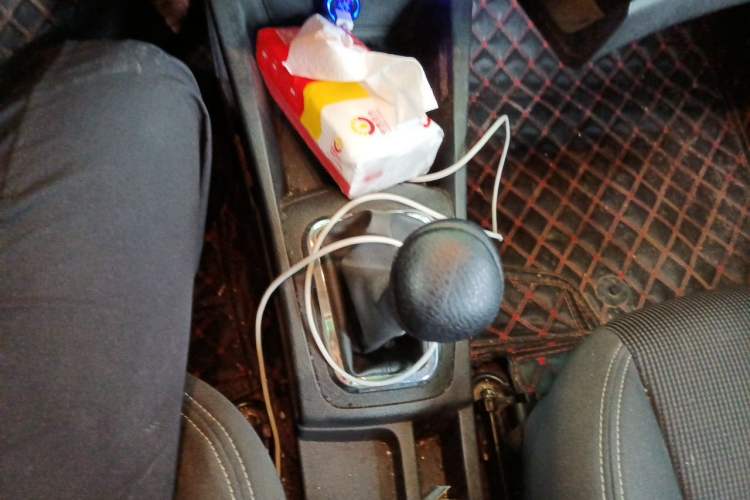 Used Dongfeng Aeolus AX3 2016 1.5L Manual ZhiKu Model Gear Lever