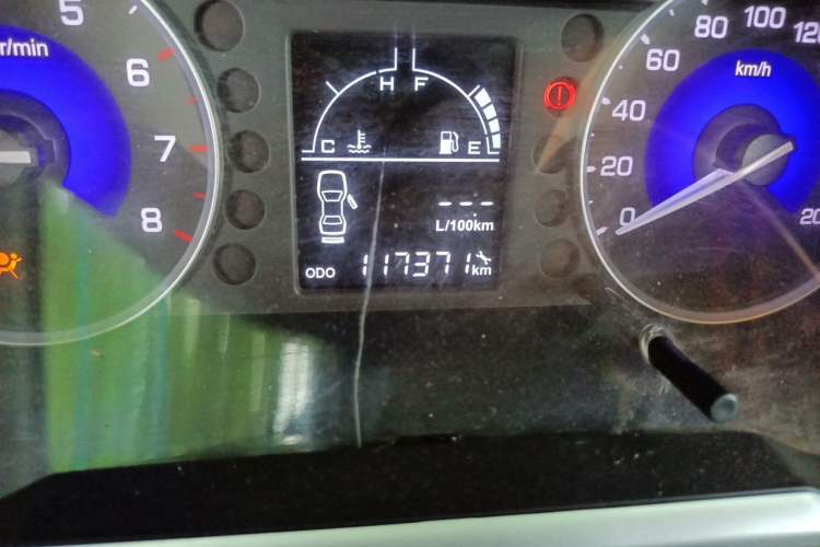 Used Dongfeng Aeolus AX3 2016 1.5L Manual ZhiKu Model Odometer Close Up