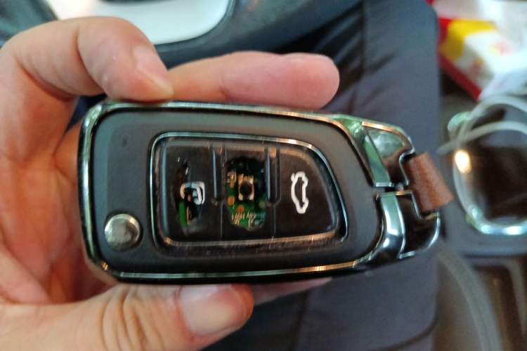 Used Dongfeng Aeolus AX3 2016 1.5L Manual ZhiKu Model Vehicle Key