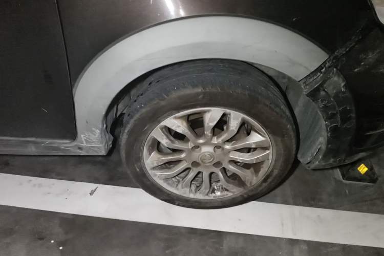 Used Dongfeng Aeolus AX3 2016 1.5L Automatic Shangkue Model Right Front Wheel Hub
