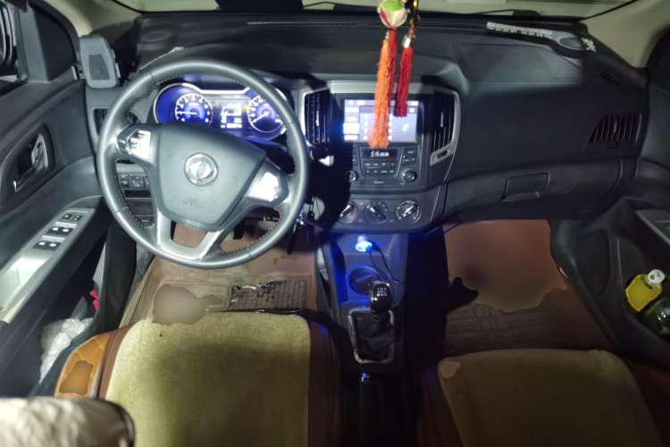 Used Dongfeng Aeolus AX3 2016 1.5L Manual ZhiKu Model Center Console