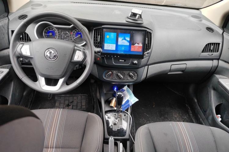 Used Dongfeng Aeolus AX3 2016 1.5L Automatic Shangkue Model Center Console