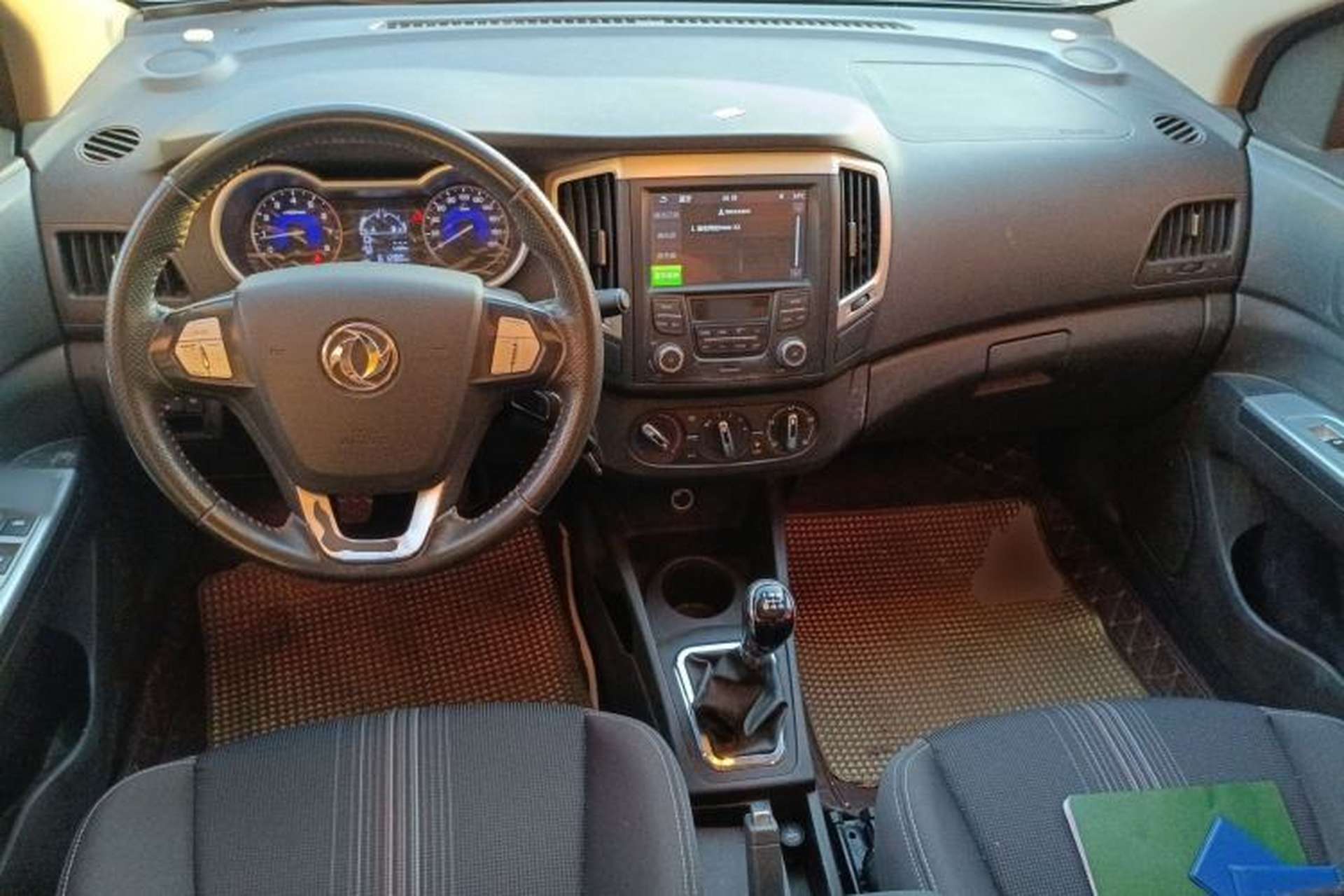 Used Dongfeng Aeolus AX3 2016 1.5L Manual ZhiKu Model Center Console