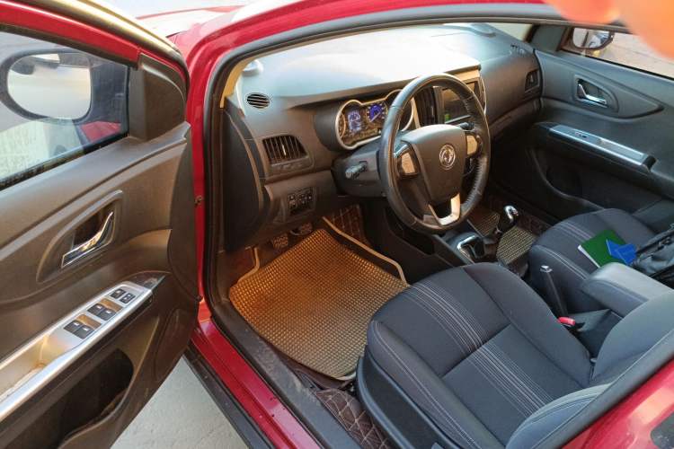 Used Dongfeng Aeolus AX3 2016 1.5L Manual ZhiKu Model Driver Seat