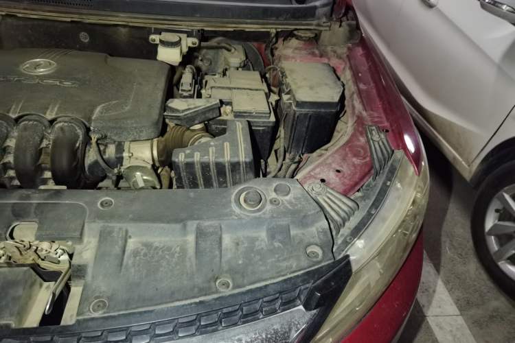 Used Dongfeng Aeolus AX3 2016 1.5L Manual ZhiKu Model Engine Bay Left