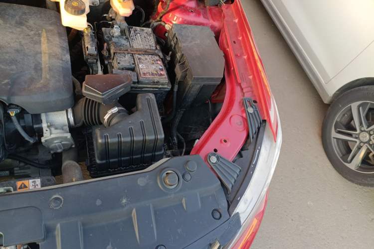 Used Dongfeng Aeolus AX3 2016 1.5L Manual ZhiKu Model Engine Bay Left