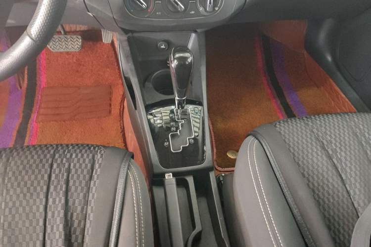 Used Dongfeng Aeolus AX3 2016 1.5L Automatic Shangkue Model Gear Lever