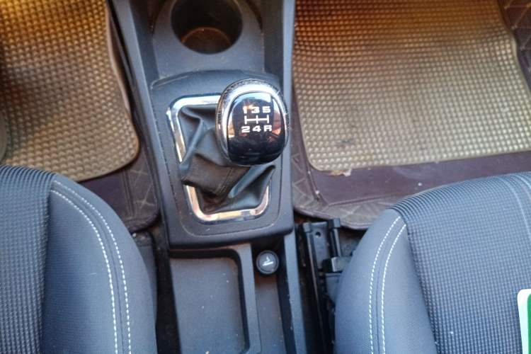 Used Dongfeng Aeolus AX3 2016 1.5L Manual ZhiKu Model Gear Lever