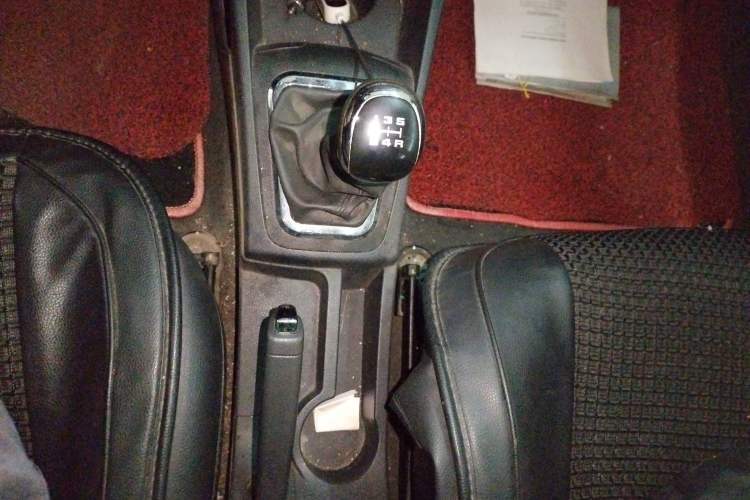 Used Dongfeng Aeolus AX3 2016 1.5L Manual ZhiKu Model Gear Lever