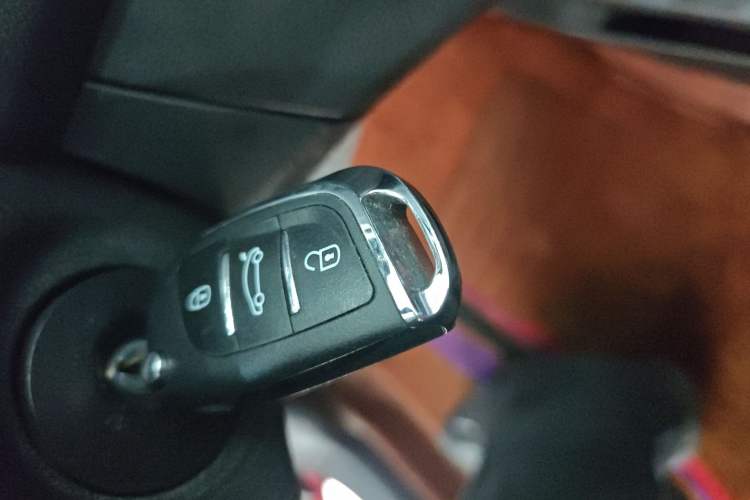 Used Dongfeng Aeolus AX3 2016 1.5L Automatic Shangkue Model Interior 1