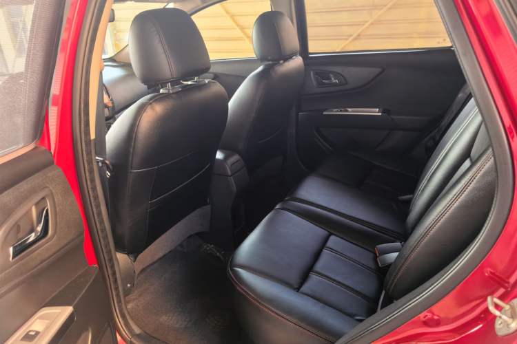 Used Dongfeng Aeolus AX3 2016 1.5L Automatic Shangkue Model Interior 1