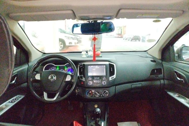 Used Dongfeng Aeolus AX3 2016 1.5L Manual ZhiKu Model Interior 2