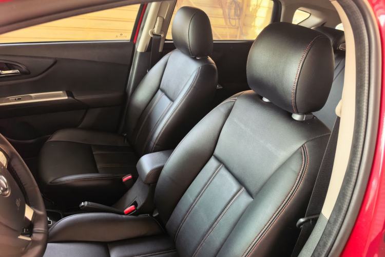 Used Dongfeng Aeolus AX3 2016 1.5L Automatic Shangkue Model Interior 4