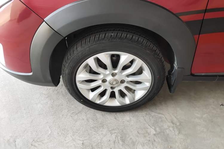 Used Dongfeng Aeolus AX3 2016 1.5L Automatic Shangkue Model Left Front Wheel Hub