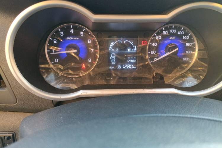 Used Dongfeng Aeolus AX3 2016 1.5L Manual ZhiKu Model Odometer Close Up