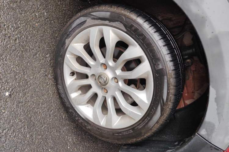 Used Dongfeng Aeolus AX3 2016 1.5L Automatic Shangkue Model Right Front Wheel Hub