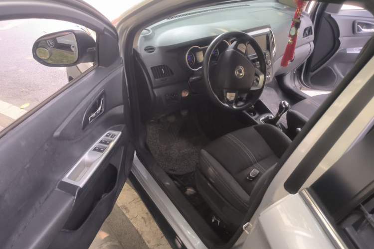 Used Dongfeng Aeolus AX3 2016 1.4T Manual ZhiKu Model Driver Seat