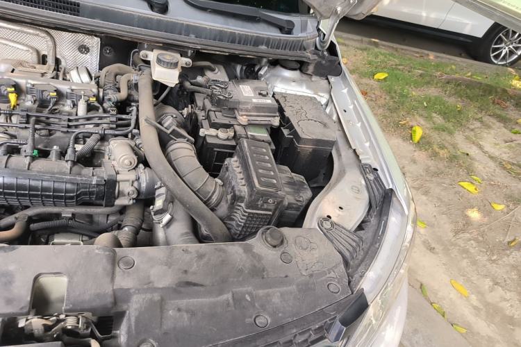 Used Dongfeng Aeolus AX3 2016 1.4T Manual ZhiKu Model Engine Bay Left