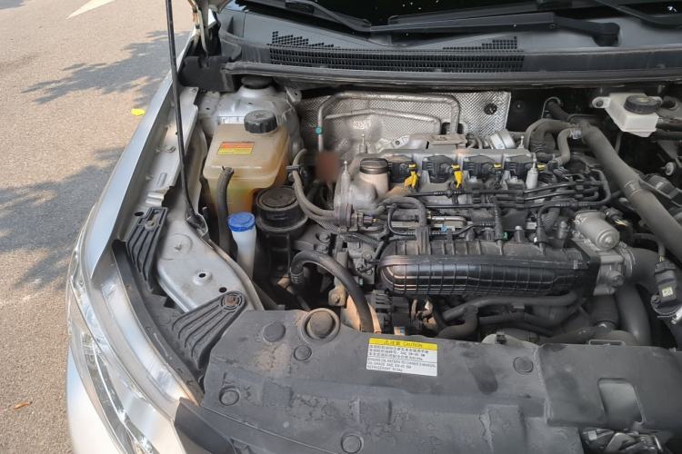 Used Dongfeng Aeolus AX3 2016 1.4T Manual ZhiKu Model Engine Bay Right
