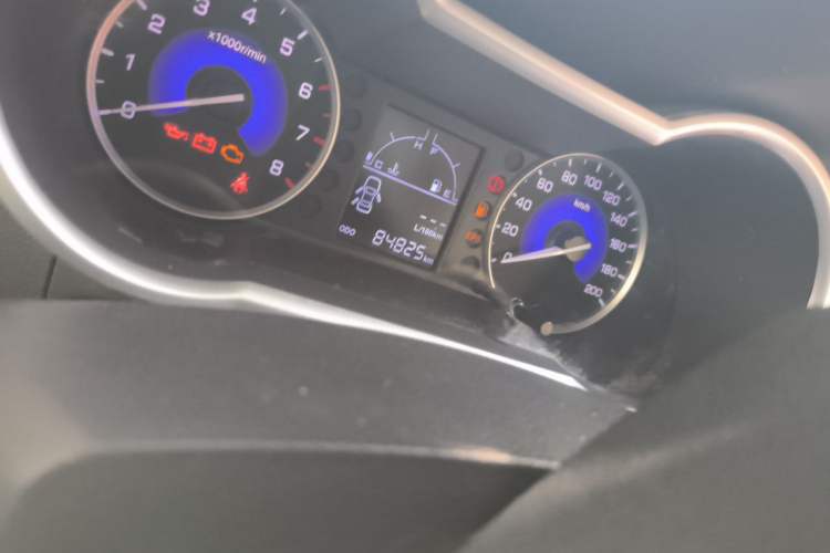 Used Dongfeng Aeolus AX3 2016 1.4T Manual ZhiKu Model Odometer Close Up