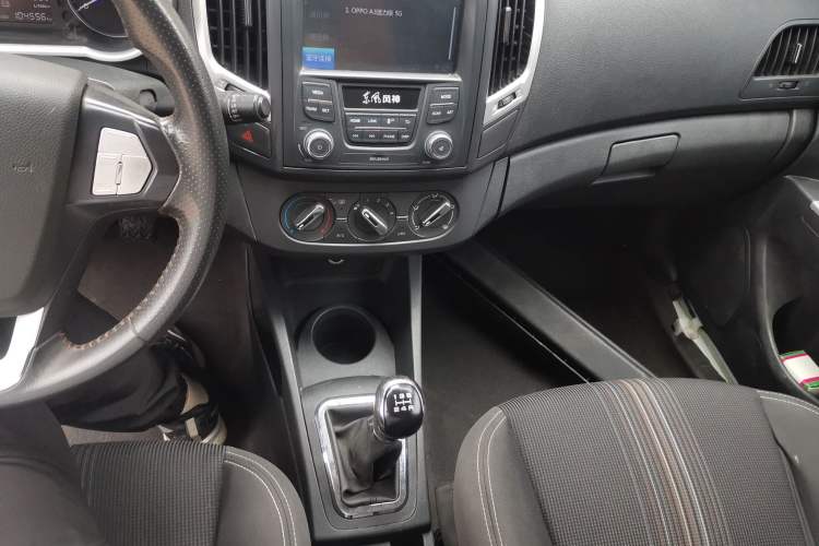 Used Dongfeng Aeolus AX3 2016 1.5L Manual ZhiKu Model Audio And AC Panel