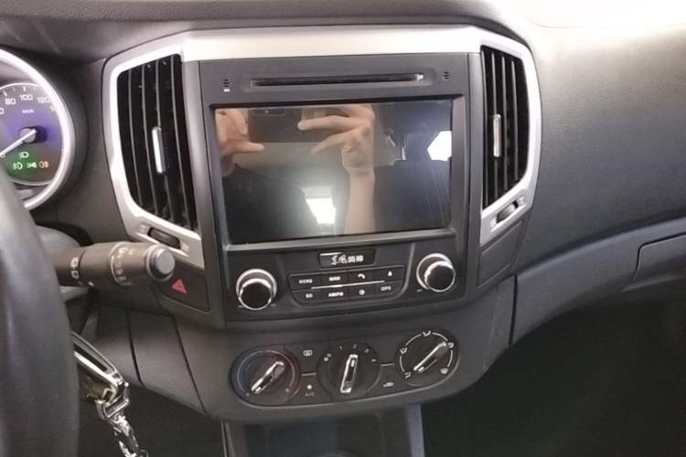 Used Dongfeng Aeolus AX3 2016 1.5L Automatic Shangkue Model Audio And AC Panel