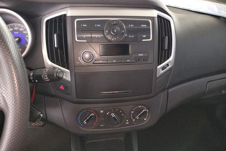 Used Dongfeng Aeolus AX3 2016 1.5L Automatic Shangkue Model Audio And AC Panel