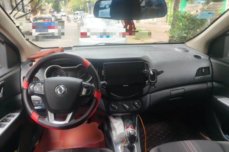 Used Dongfeng Aeolus AX3 2016 1.5L Manual ZhiKu Model Center Console