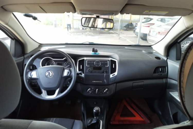 Used Dongfeng Aeolus AX3 2016 1.5L Manual Shangkue Model Center Console