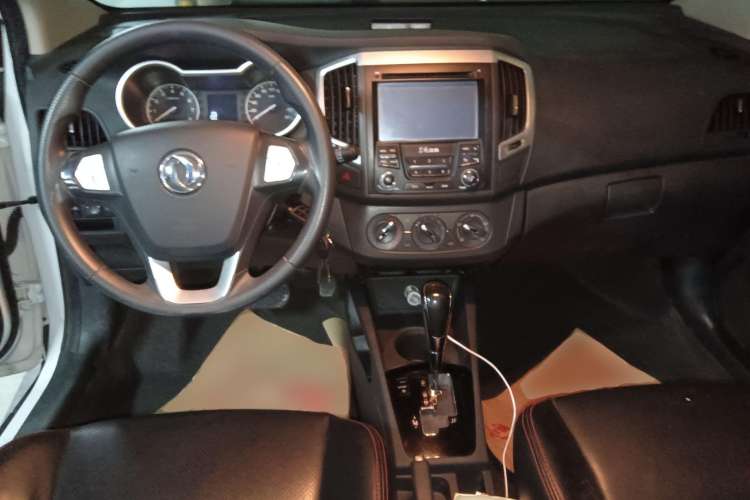 Used Dongfeng Aeolus AX3 2016 1.5L Automatic Shangkue Model Center Console