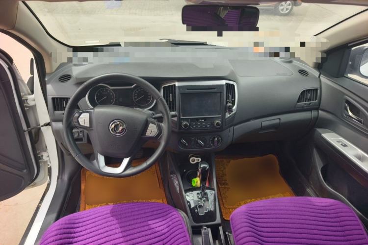 Used Dongfeng Aeolus AX3 2016 1.5L Automatic Shangkue Model Center Console