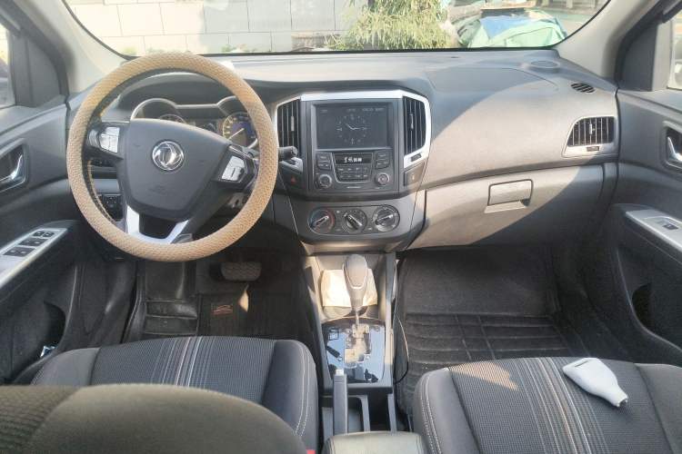 Used Dongfeng Aeolus AX3 2016 1.5L Automatic Zunku Model Center Console