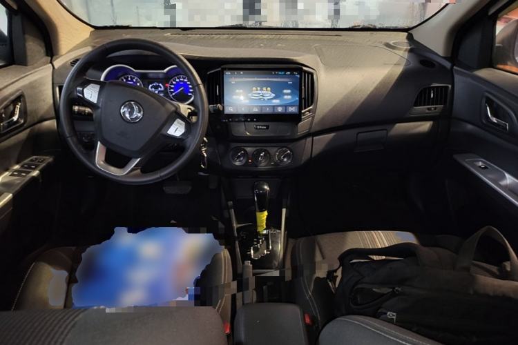 Used Dongfeng Aeolus AX3 2016 1.5L Automatic Shangkue Model Center Console