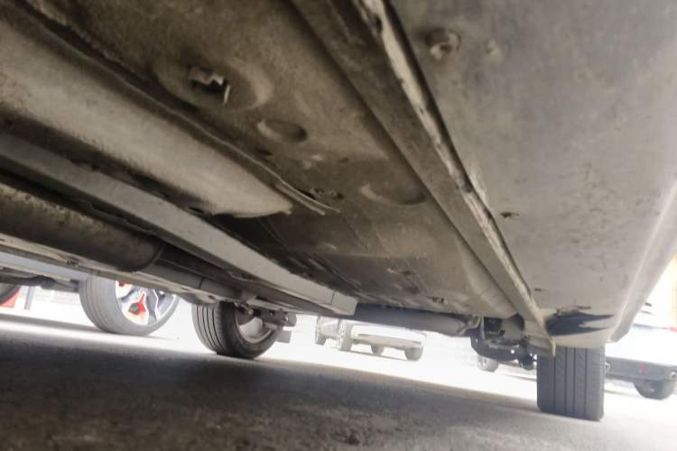 Used Dongfeng Aeolus AX3 2016 1.5L Manual ZhiKu Model Chassis Front Left