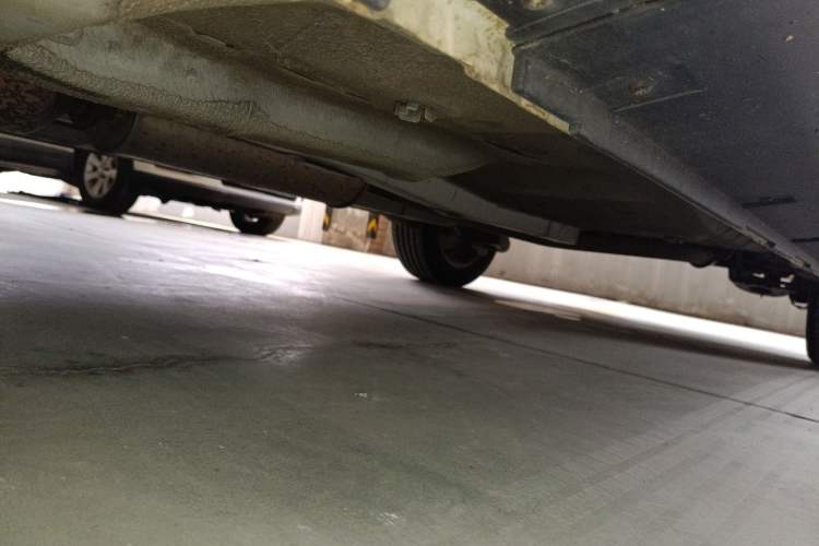 Used Dongfeng Aeolus AX3 2016 1.5L Automatic ZhiKu Model Chassis Front Left