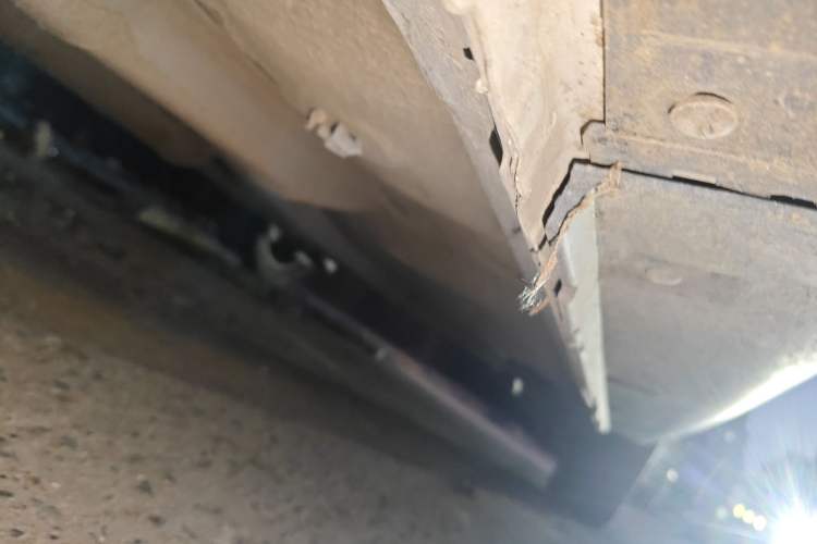 Used Dongfeng Aeolus AX3 2016 1.5L Manual ZhiKu Model Chassis Front Left