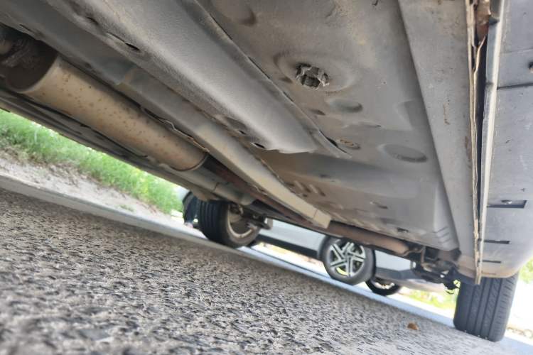 Used Dongfeng Aeolus AX3 2016 1.5L Manual ZhiKu Model Chassis Front Left
