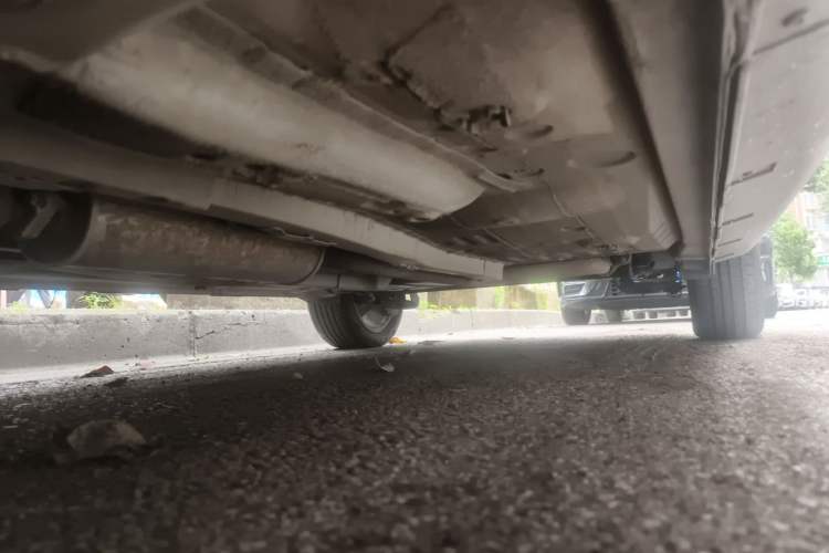 Used Dongfeng Aeolus AX3 2016 1.5L Manual ZhiKu Model Chassis Front Left