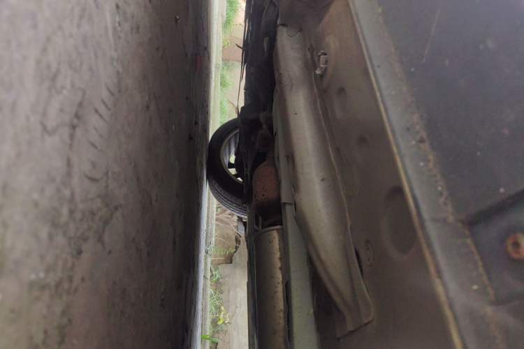 Used Dongfeng Aeolus AX3 2016 1.5L Manual Shangkue Model Chassis Front Left