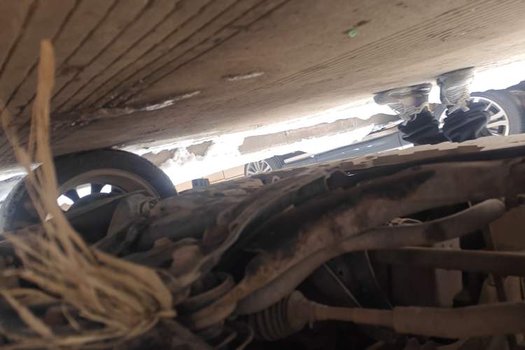 Used Dongfeng Aeolus AX3 2016 1.5L Manual ZhiKu Model Chassis Front Left