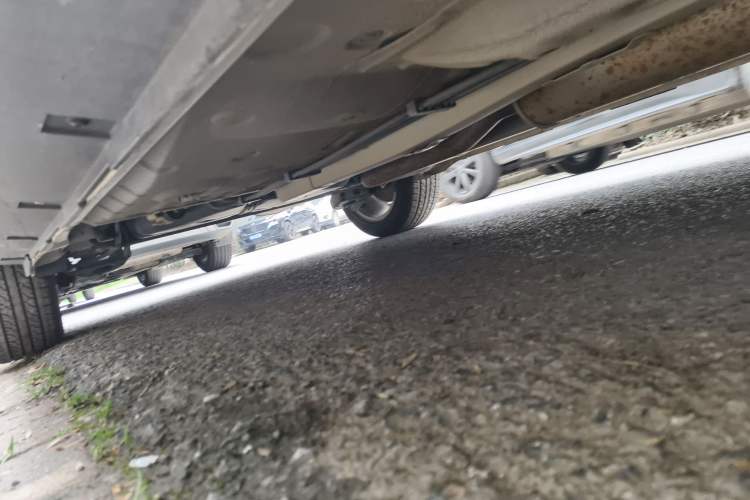Used Dongfeng Aeolus AX3 2016 1.5L Manual ZhiKu Model Chassis Front Right