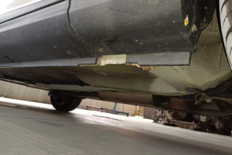 Used Dongfeng Aeolus AX3 2016 1.5L Automatic ZhiKu Model Chassis Front Right